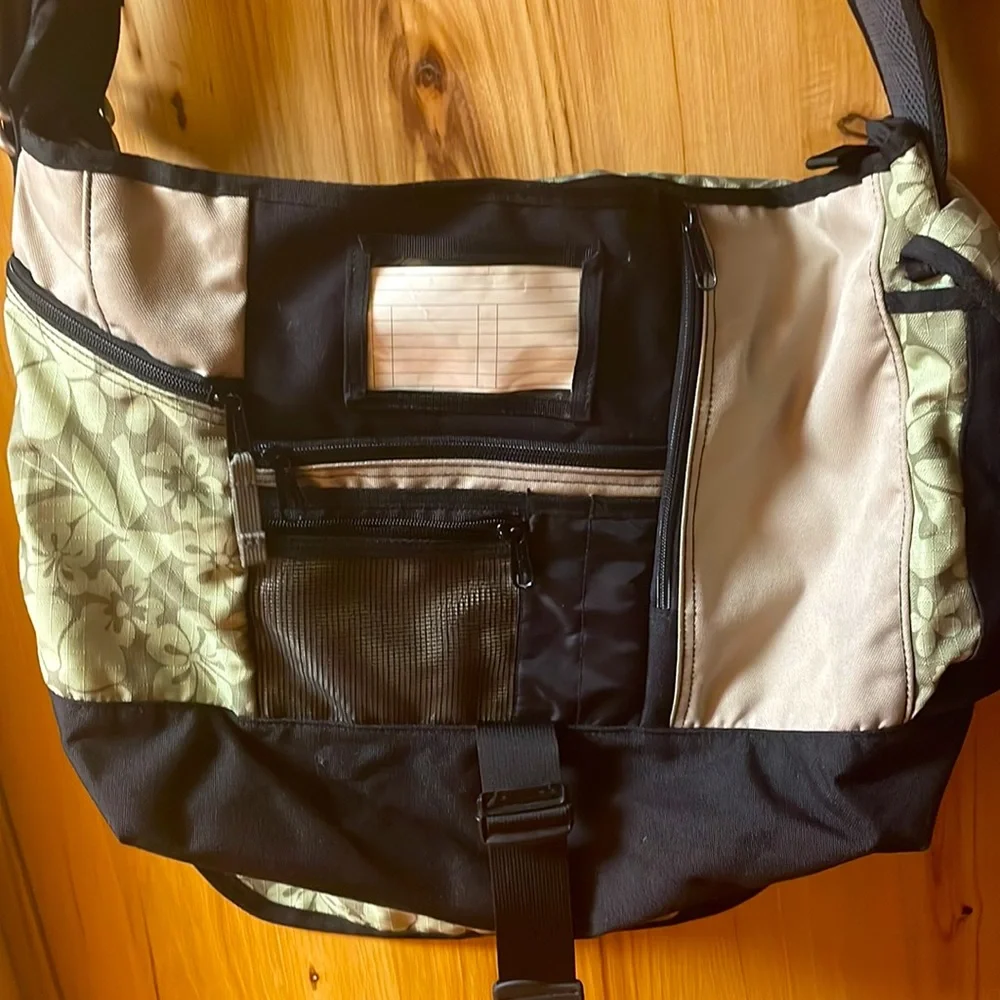 L.L. Bean‎ Aloha green laptop messenger bag